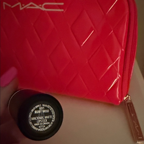 MAC Cosmetics Set & Storage Container - Picture 8 of 10